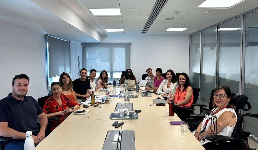 Imagen de la reunión en la sede de la AINODI.